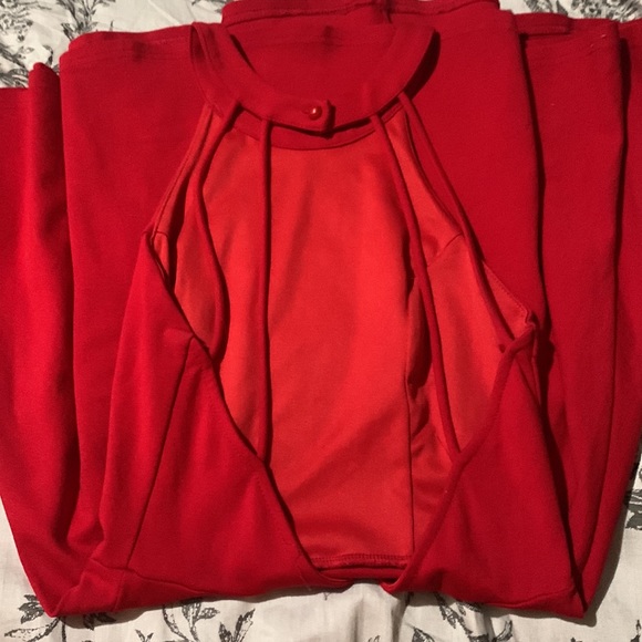 Red dress - Picture 2 of 4
